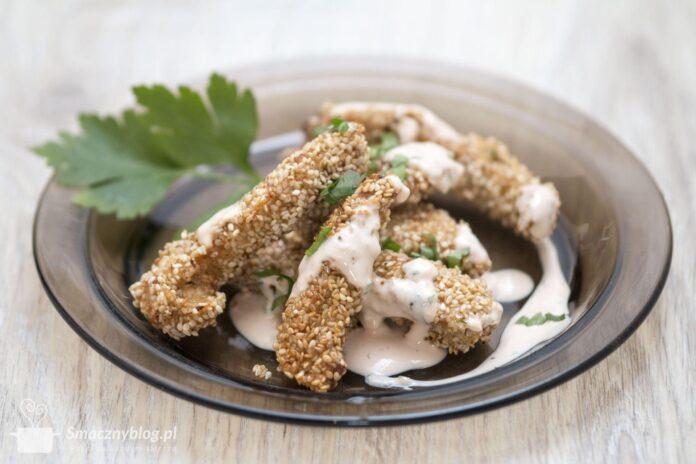 Kęski kurczaka z sezamem i płatkami kukurydzianymi