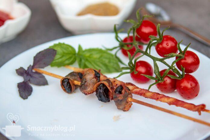 Śliwka grillowana w boczku