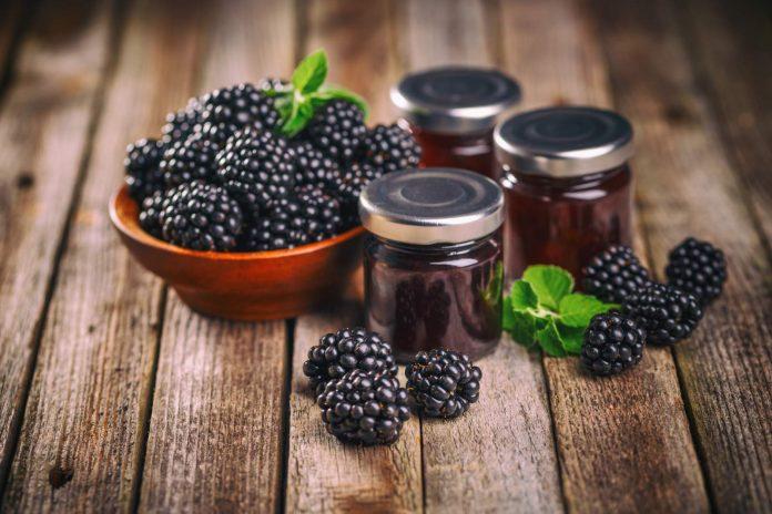 dżem jeżynowy domowej roboty